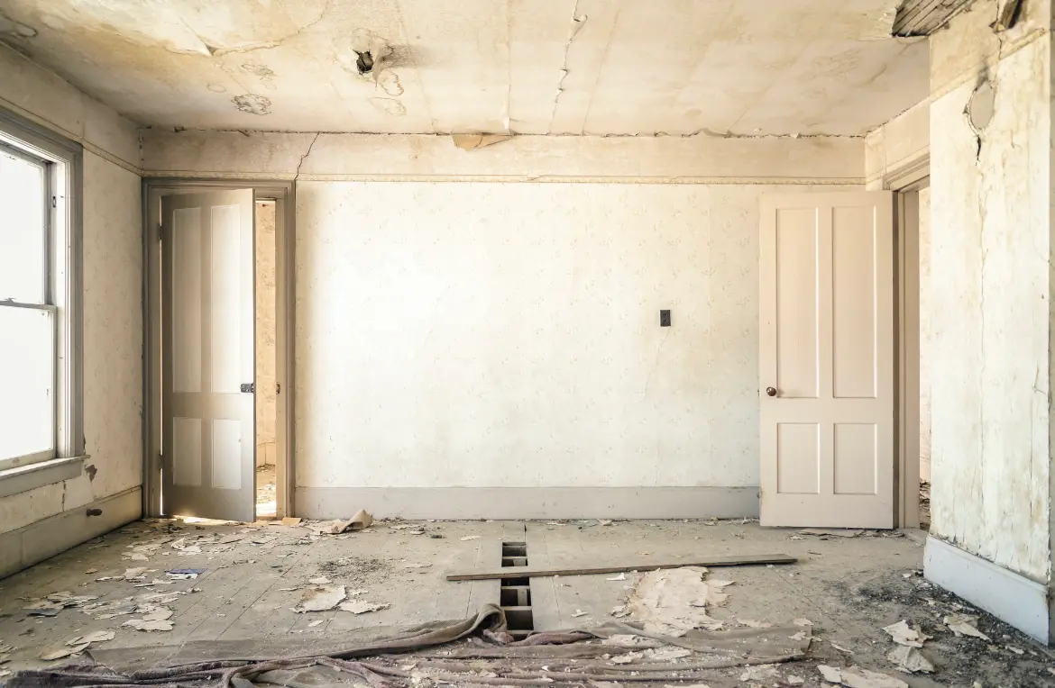 Waste disposal crew managing a cleanout project in Mount Lebanon